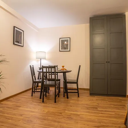 Downtown Cloud 31 With Athenee View * Bucareste